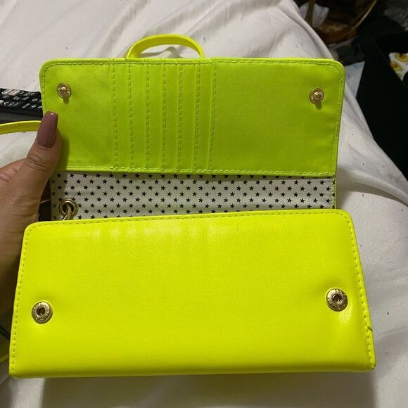 Purse  - Picture 2 of 3